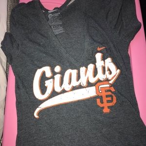 Women’s XS giants Tee